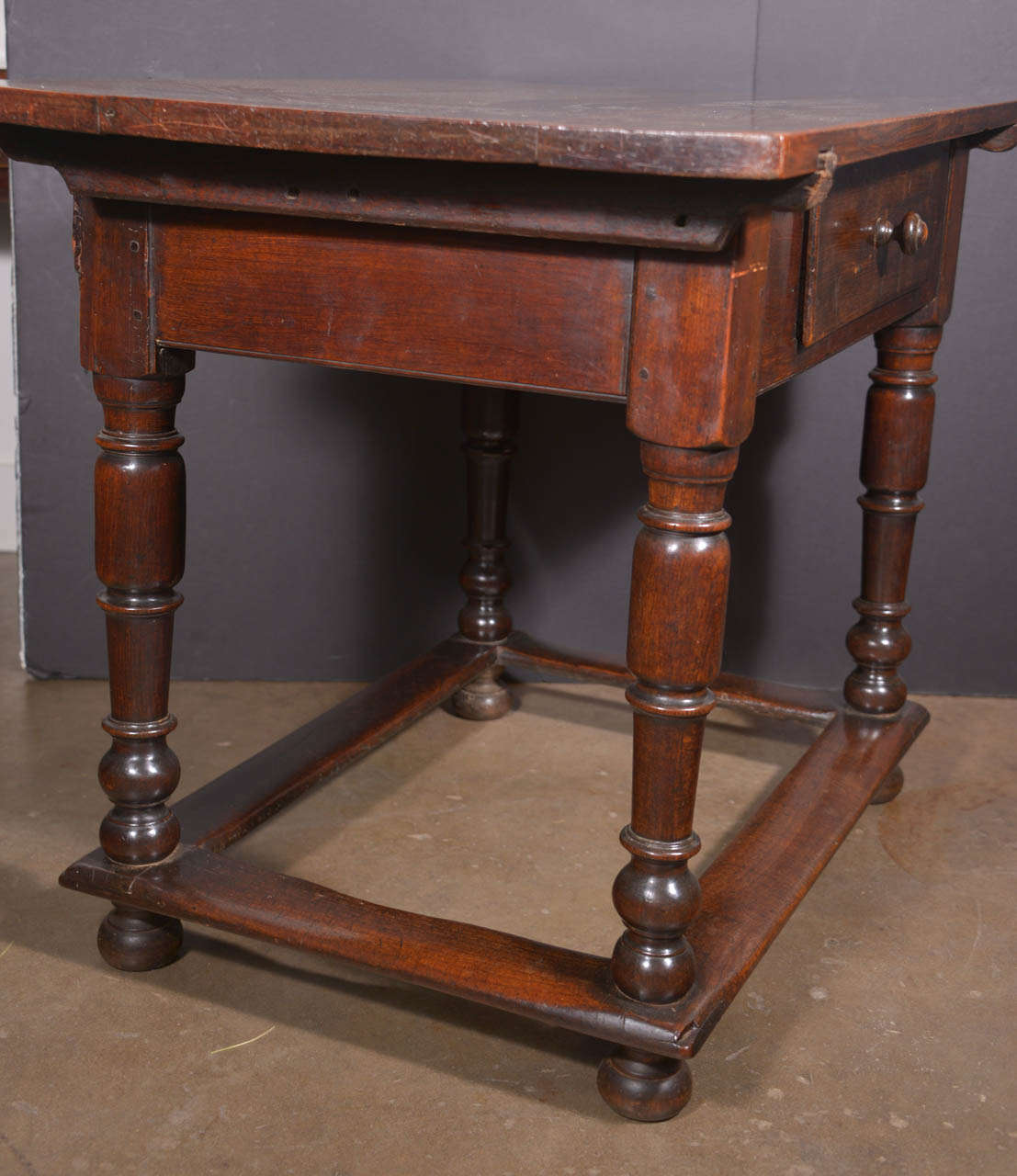 17th c. Italian Landowner's table in Walnut 2