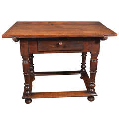17th c. Italian Landowner's table in Walnut