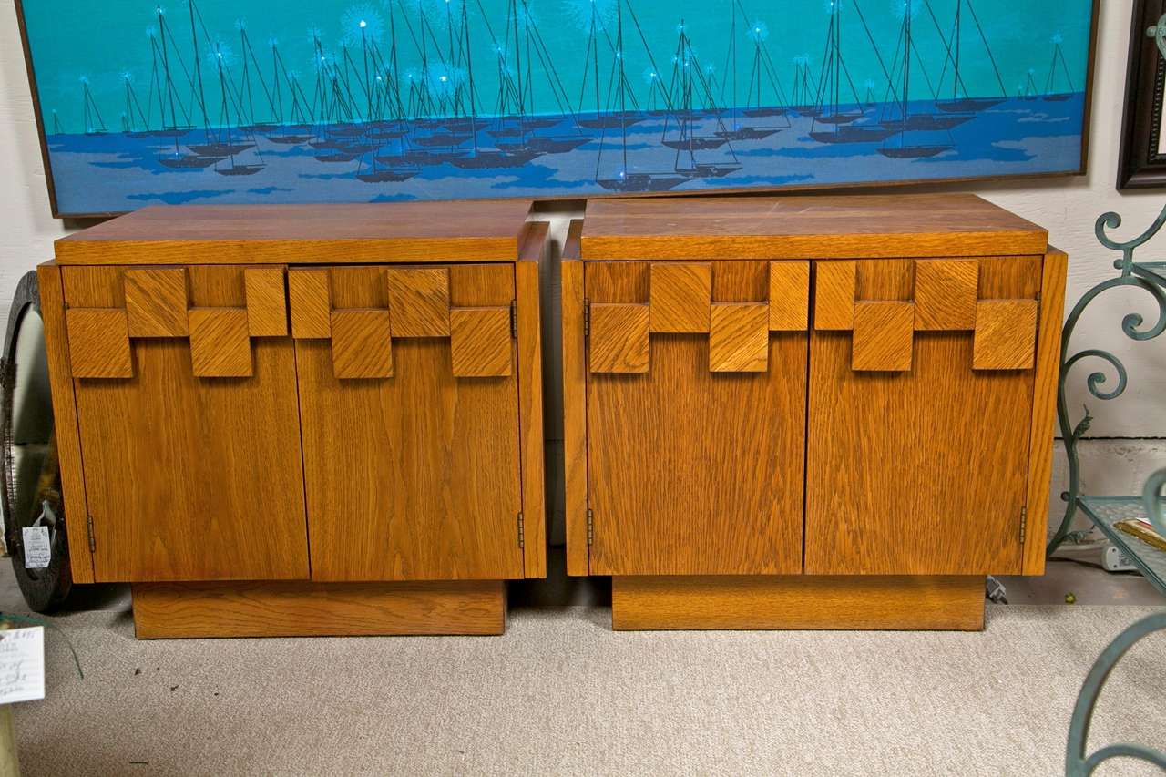 Pair of Oak Wood Bedside Tables For Sale 3