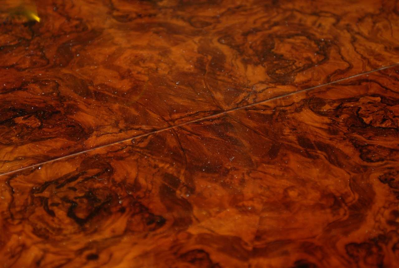 Art Deco Oval Dining Table with Tulip Base In Excellent Condition In Atlanta, GA