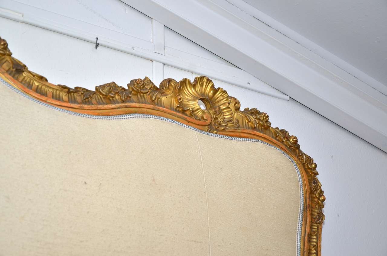 Unusual Gilded Wood Headbed In Good Condition For Sale In Paris, FR