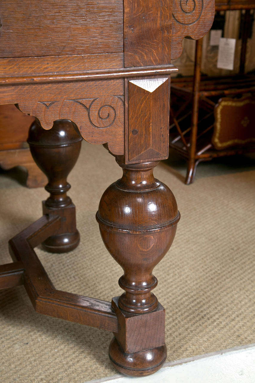 18th c. Oak Jacobean Hall Table w/ single Drawer In Good Condition In Stamford, CT