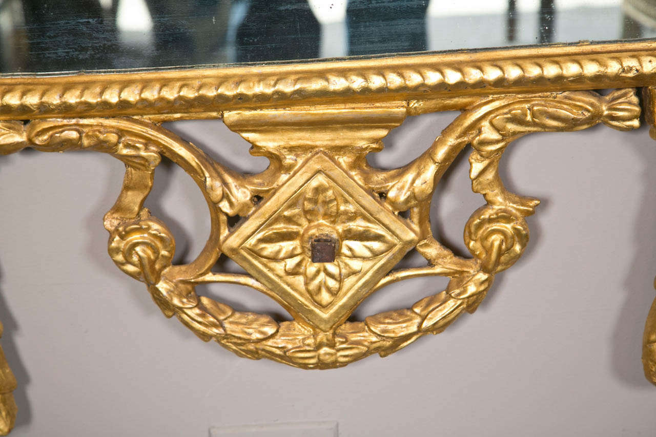18th Century Pair of Water Gilt and Carved Mirrors In Good Condition In Stamford, CT
