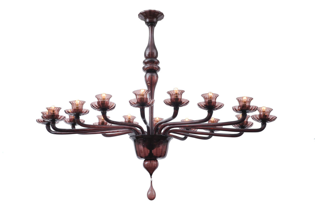 Beautiful rare, sixteen-light, elliptical chandelier in Murano glass produced by Pauly & C. Measurements: cm 150 x 90 x 125 H.
