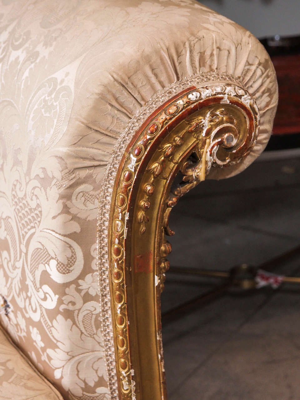 19th Century LXV Giltwood Chaise In Good Condition In New Orleans, LA