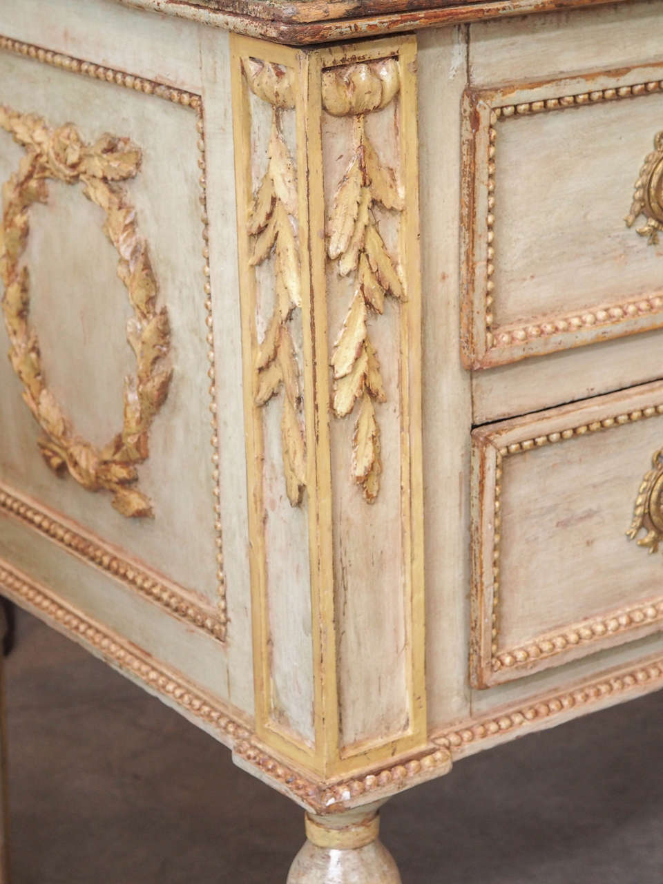 18th Century Italian Commode In Good Condition For Sale In New Orleans, LA
