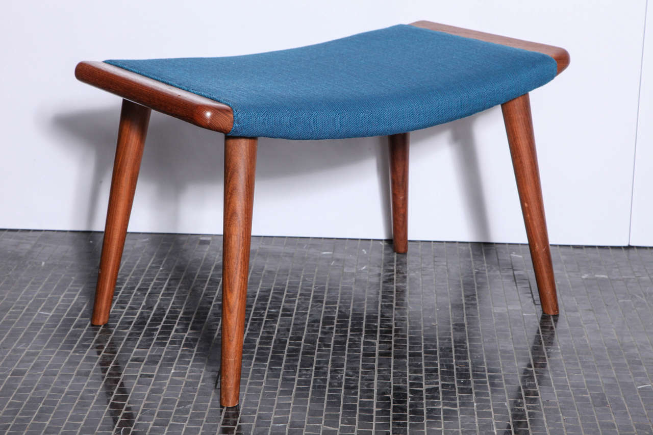 Hans Wegner Papa Bear Chair and Matching Ottoman-original fabric 4