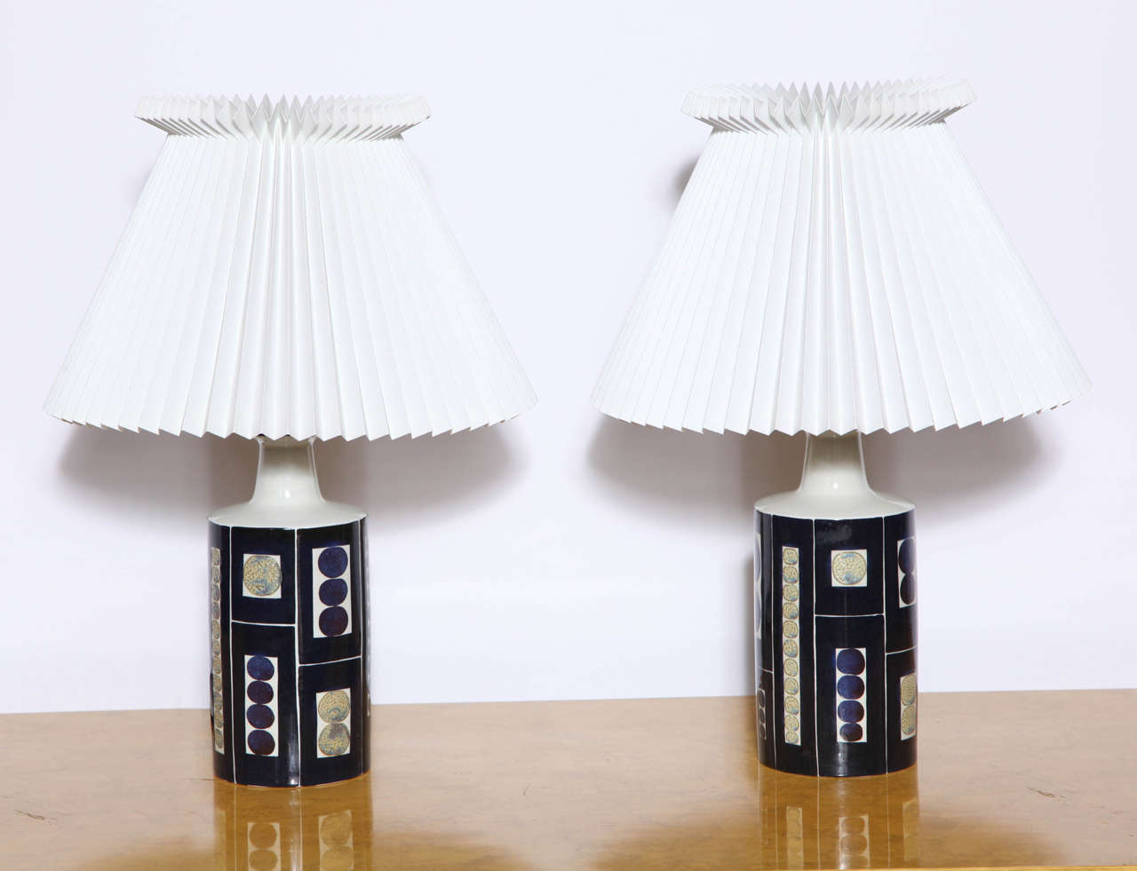 Pair of late 1960s Aluminia ceramic lamps commissioned by Fog & Mørup with a design by Inge-Lisa Koefoed.