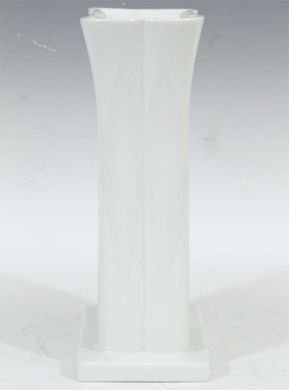 Vintage Porcelain Vase by Michael Graves for Alessi In Good Condition For Sale In New York, NY