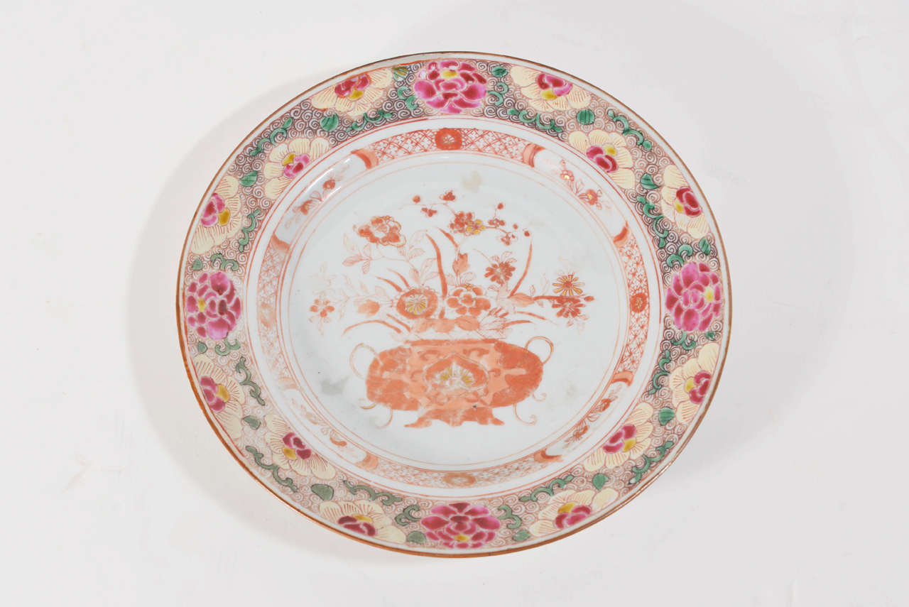 19th Century Companion Pair of Chinese Export Porcelain Plates For Sale