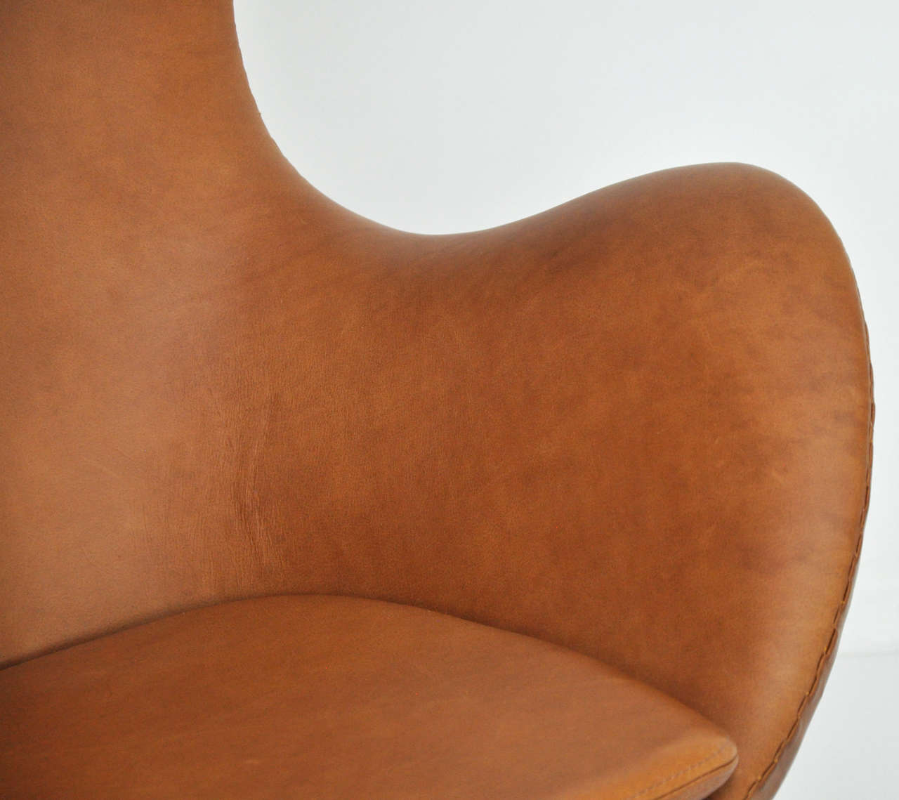 Arne Jacobsen Egg Chair and Ottoman In Excellent Condition In Chicago, IL