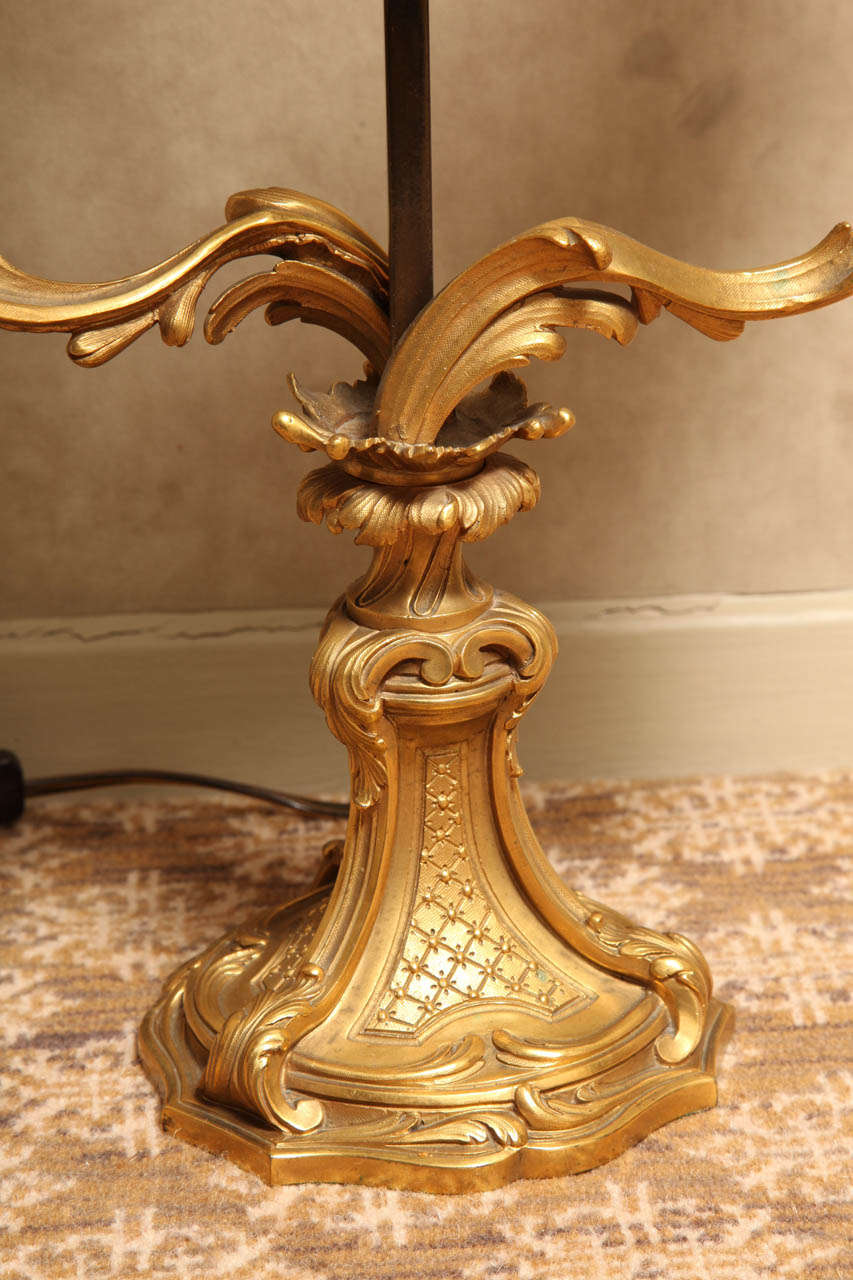 A Louis XV Style Two-Light Gilt Bronze Bouillotte Lamp In Excellent Condition In New York, NY