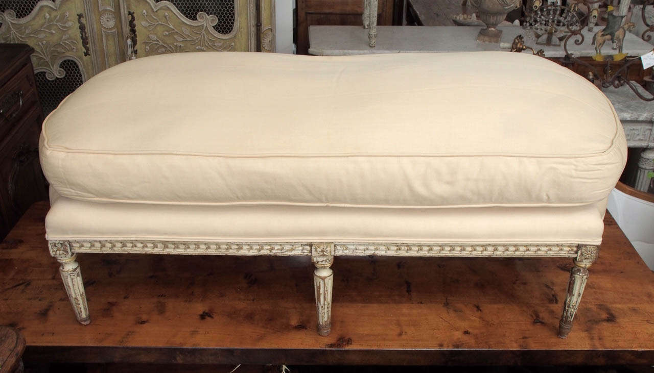 Large Louis XVI Painted bench In Excellent Condition In New Orleans, LA