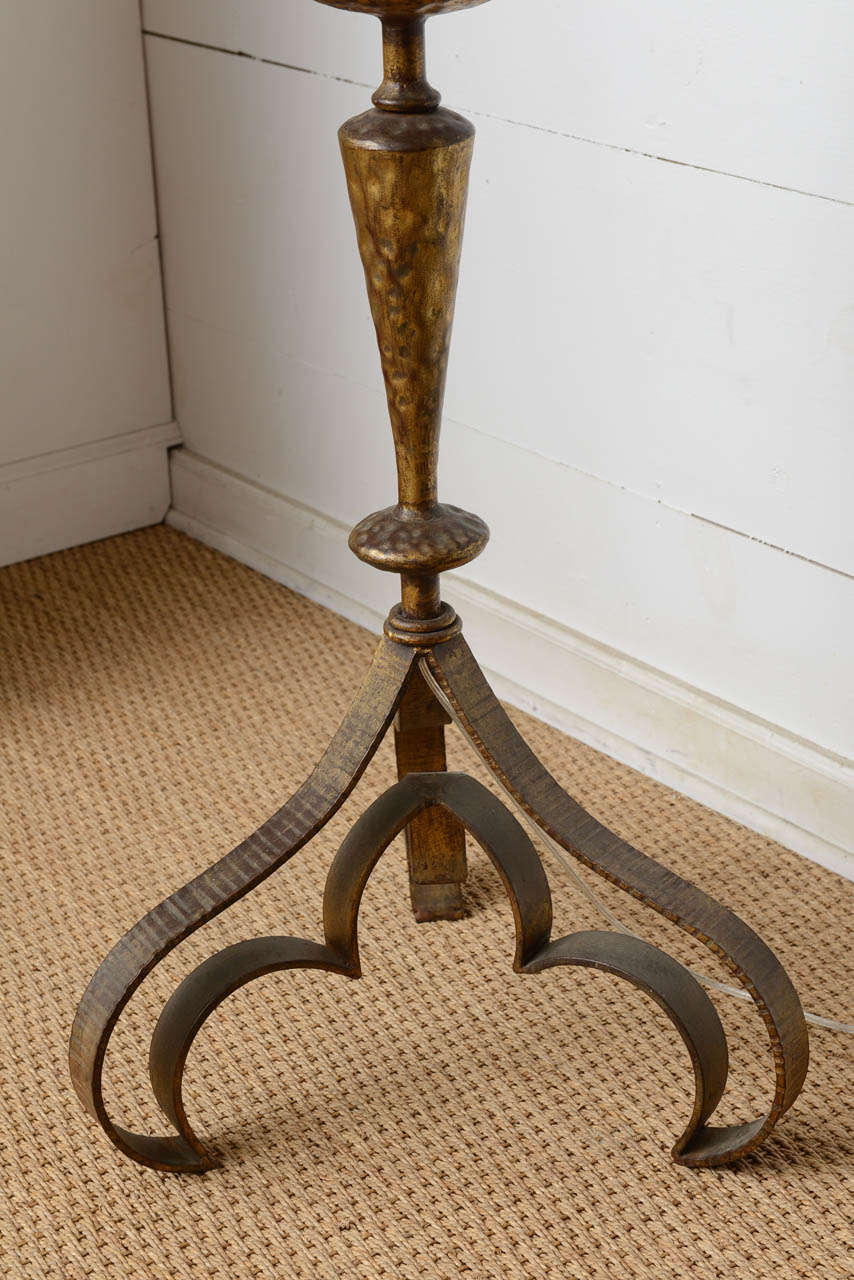 Gilt Floor lamp In Good Condition For Sale In West Palm Beach, FL