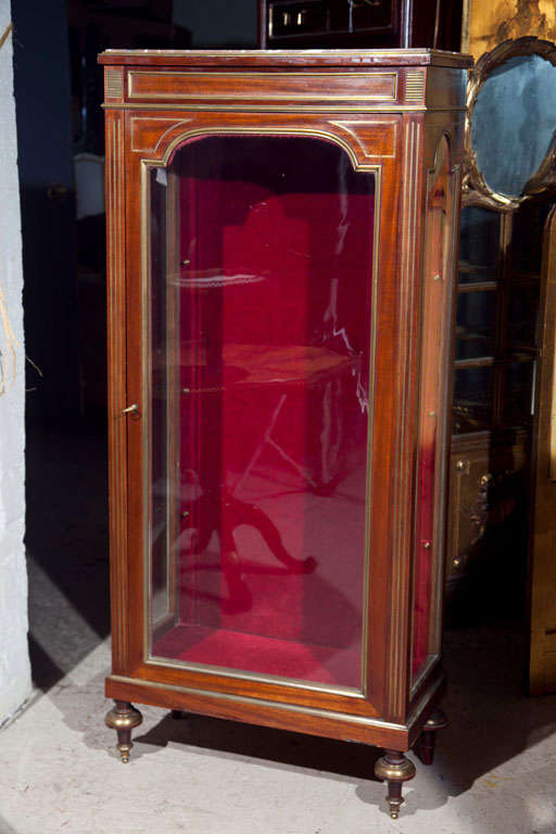 Maison Jansen Vitrine w Marble top.