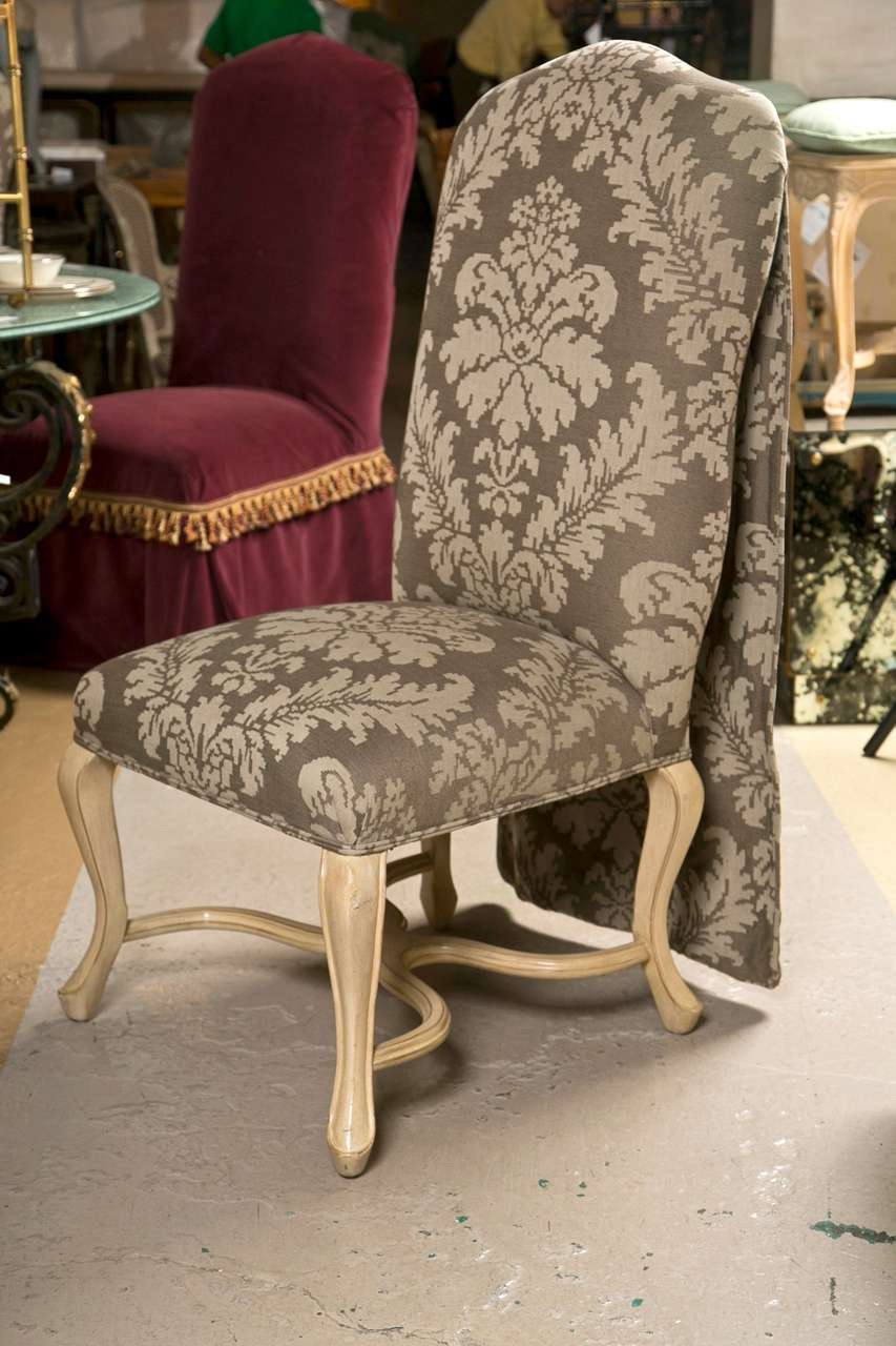 Kreiss Attributed, Hollywood Regency, Chairs, White Wood, Taupe Fabric, USA 1950 In Good Condition For Sale In Stamford, CT