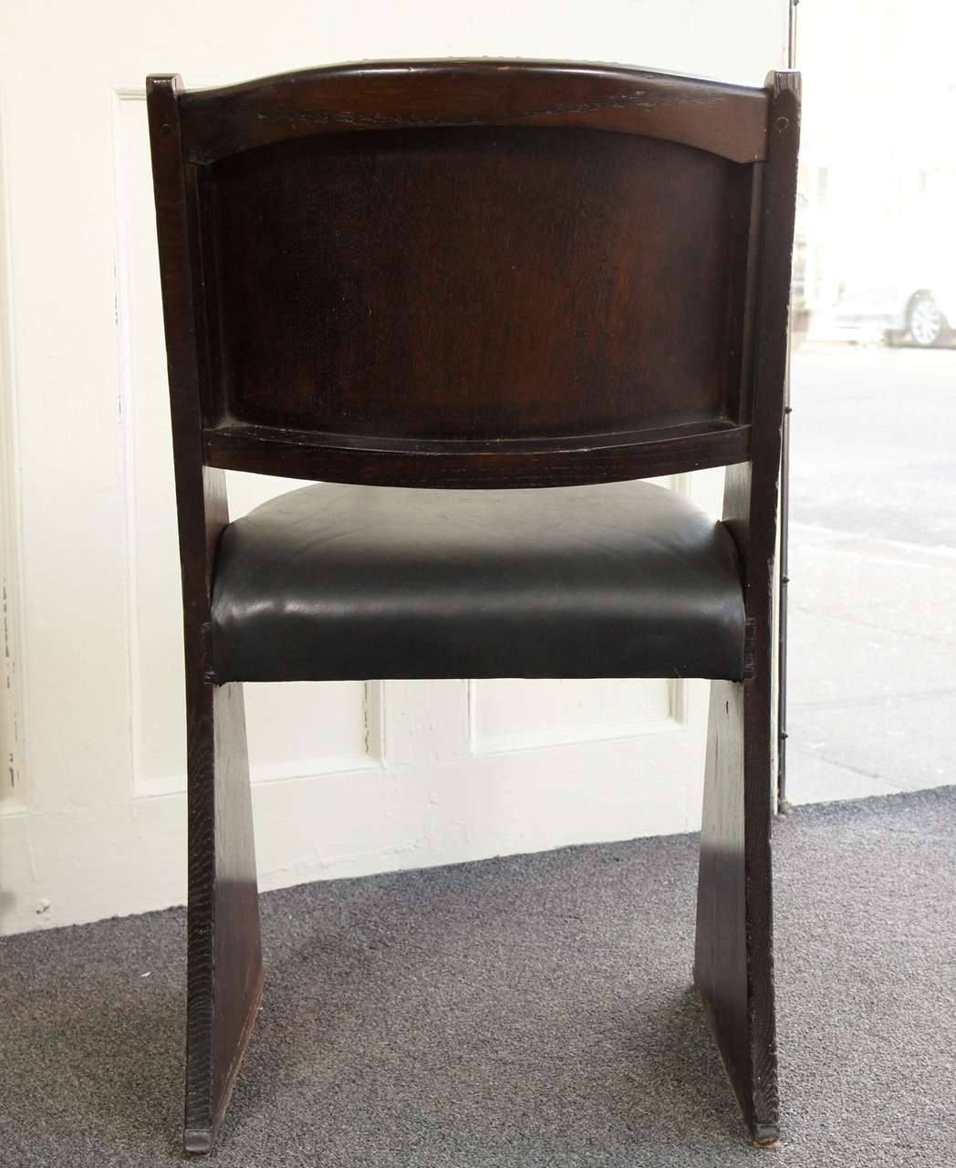 Six Fin Chairs In Excellent Condition For Sale In Woodstock, NY