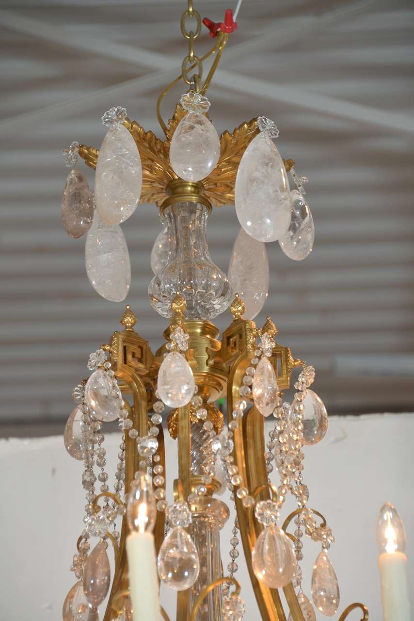 Luigi XVI Importante lampadario russo in cristallo di rocca e bronzo dorato del XIX secolo in vendita