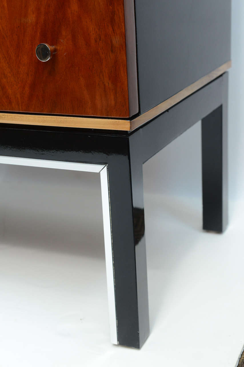 20th Century Pair of Black Lacquered and Walnut Nightstands by American of Martinsville