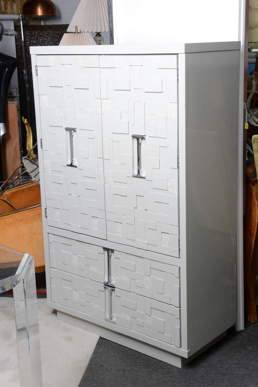 1970s vintage Mid-Century Burlington house dresser Chester drawers has been beautifully restored, lavishly redone in light grey and white with fresh chrome original hardware. Two doors open to show shelves and one drawer, sitting upon two larger