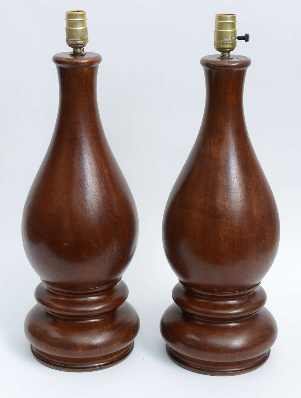 Mid-Century Modern Mid-Century Pair of Dark Hand-Turned Wood Table Lamps For Sale