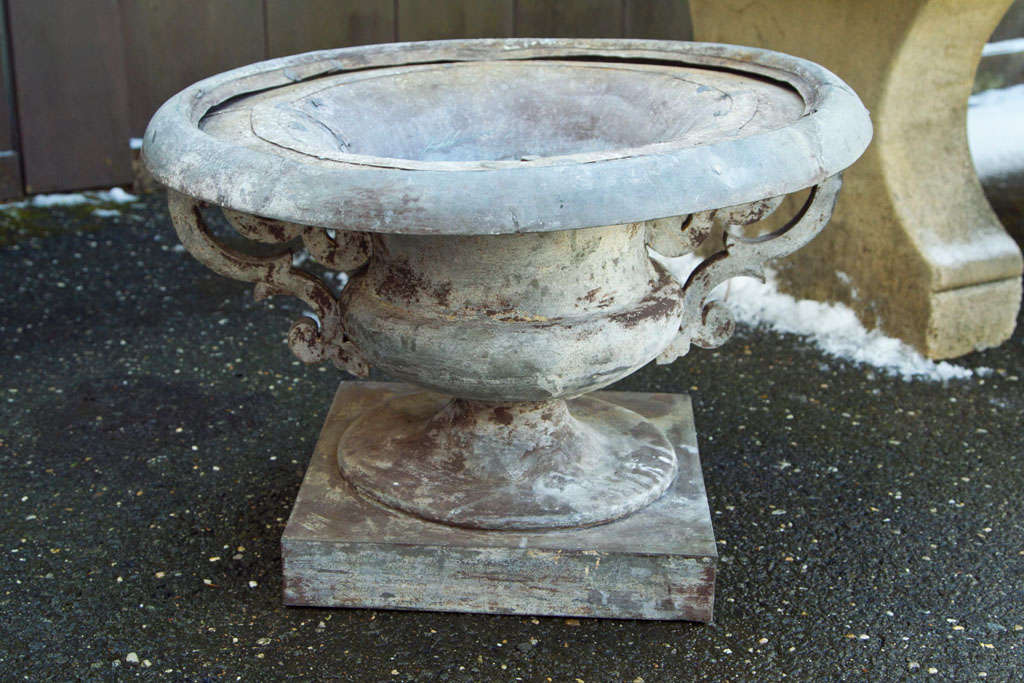 Large decorative zinc basin