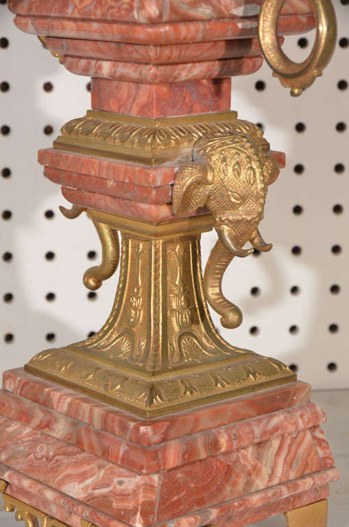 marble urns In Good Condition For Sale In Houston, TX