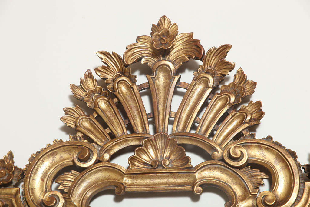 Carved Giltwood Mirror For Sale 3