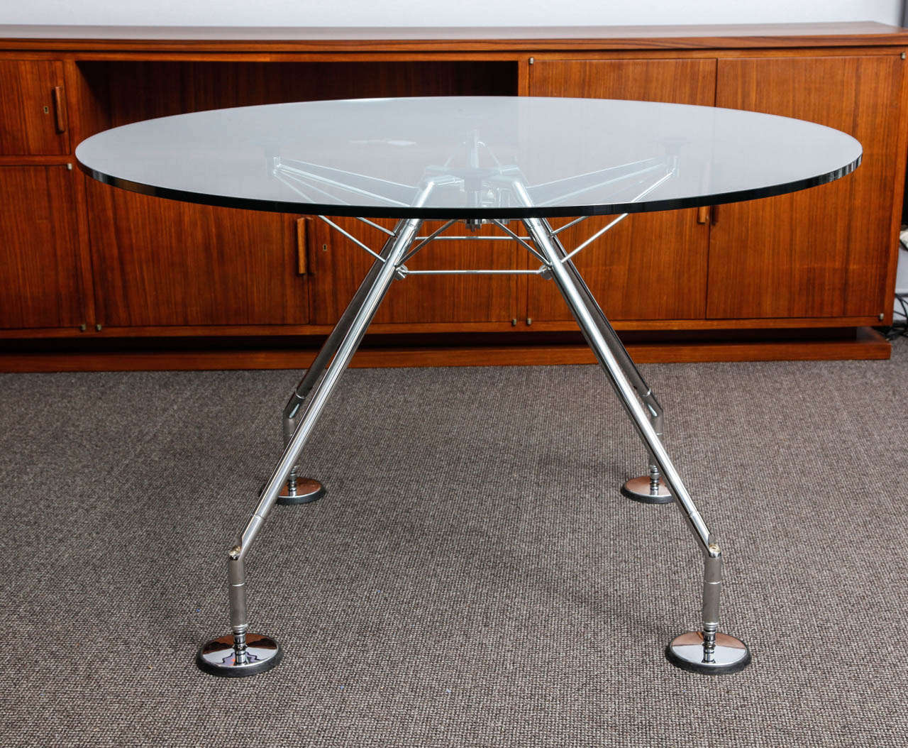 Table Nomos designed by Sir Norman Foster for Tecno.