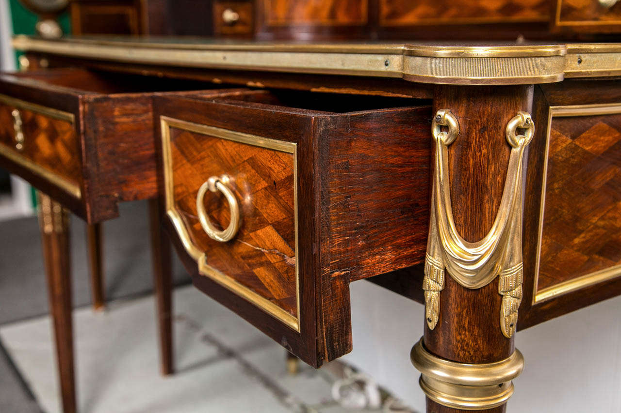 Fine Bronze Mounted French Desk in the Manner of Linke In Good Condition In Stamford, CT