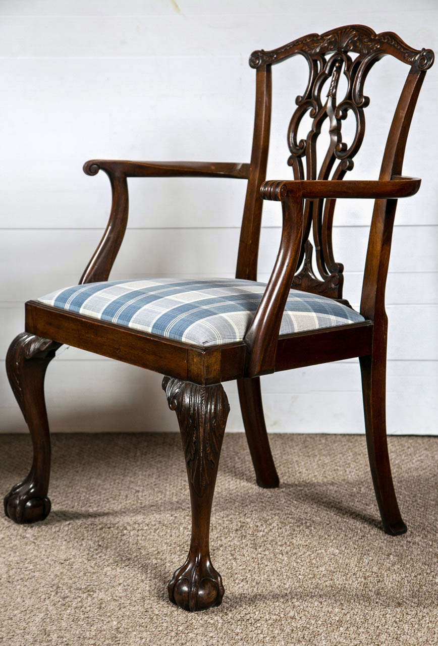 Set of Eight Chippendale Dining Chairs with Ball and Claw Feet In Good Condition In Stamford, CT