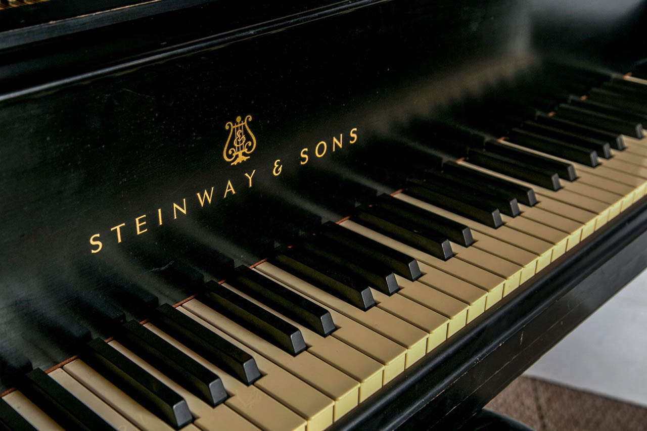 A Steinway Model M Piano 4