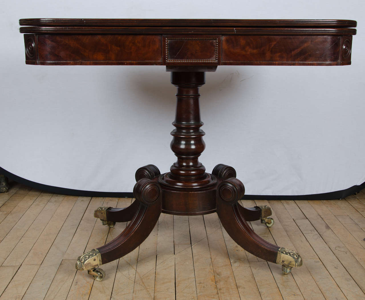 19th C. Mahogany Tea Table In Excellent Condition In London, GB