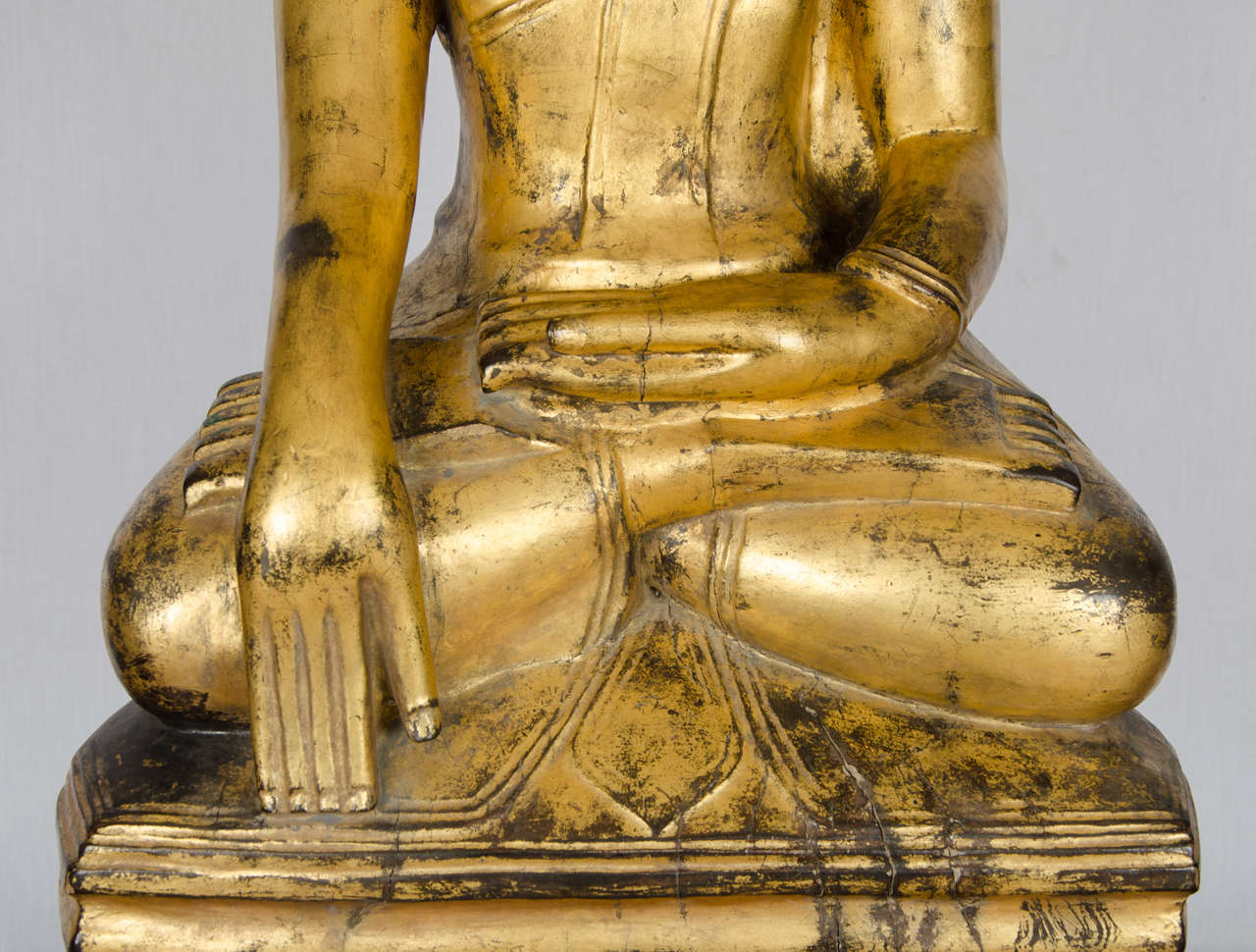 Wood Early 19th Century Burmese Carved Gilt Buddha