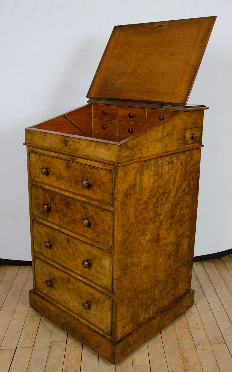 Mid-19th Century Burr Walnut Davenport In Excellent Condition In London, GB
