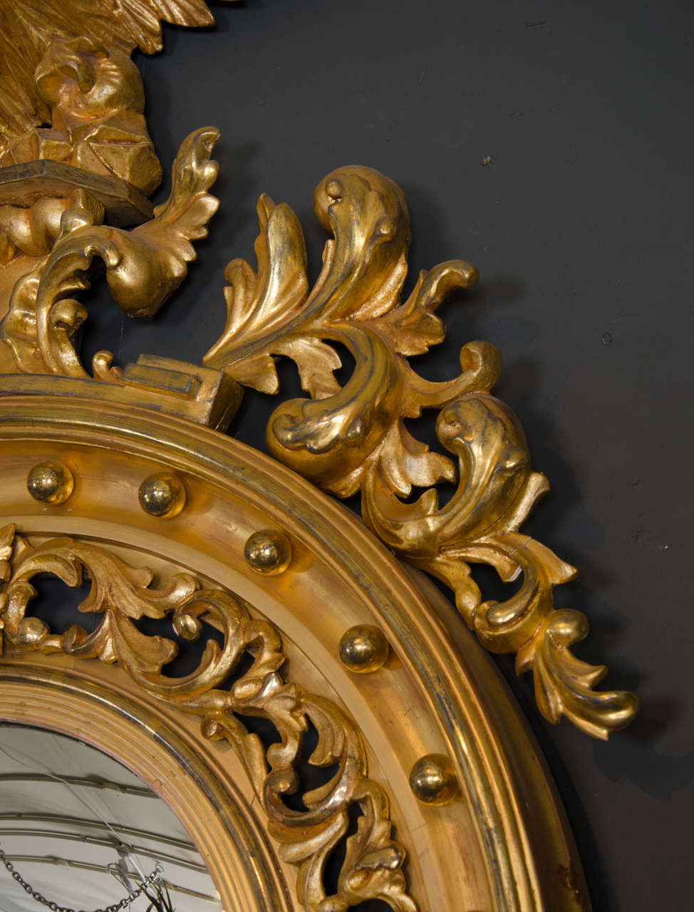 British Late 19th Century Carved Giltwood Round Mirror