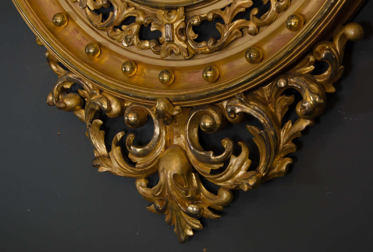 Late 19th Century Carved Giltwood Round Mirror In Excellent Condition In London, GB