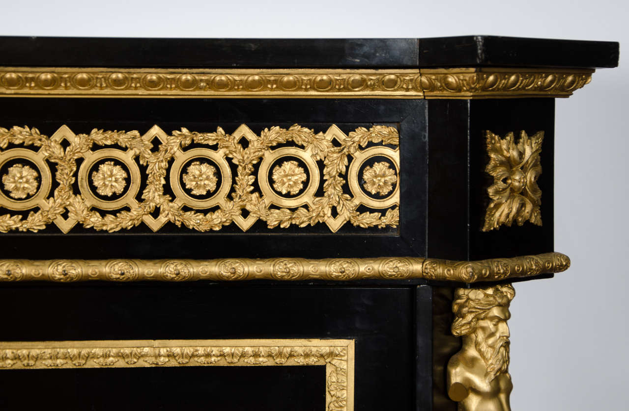 Großer französischer Pietra-Dura-Schrank, 19. Jahrhundert im Zustand „Gut“ im Angebot in Brighton, Sussex