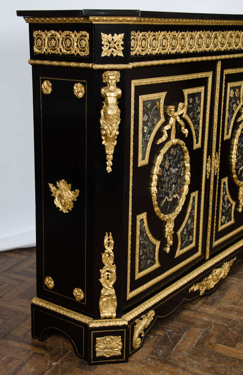 Großer französischer Pietra-Dura-Schrank, 19. Jahrhundert im Angebot 2