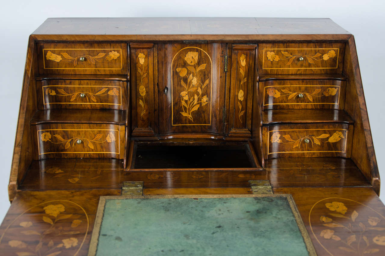 Dutch Marquetry Walnut Bureau, 18th Century,  In Good Condition In Brighton, Sussex