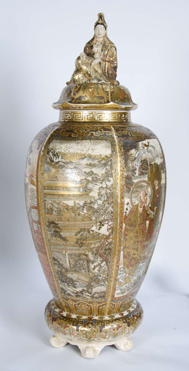 Large Pair of Antique Satsuma Vases In Good Condition In Brighton, Sussex