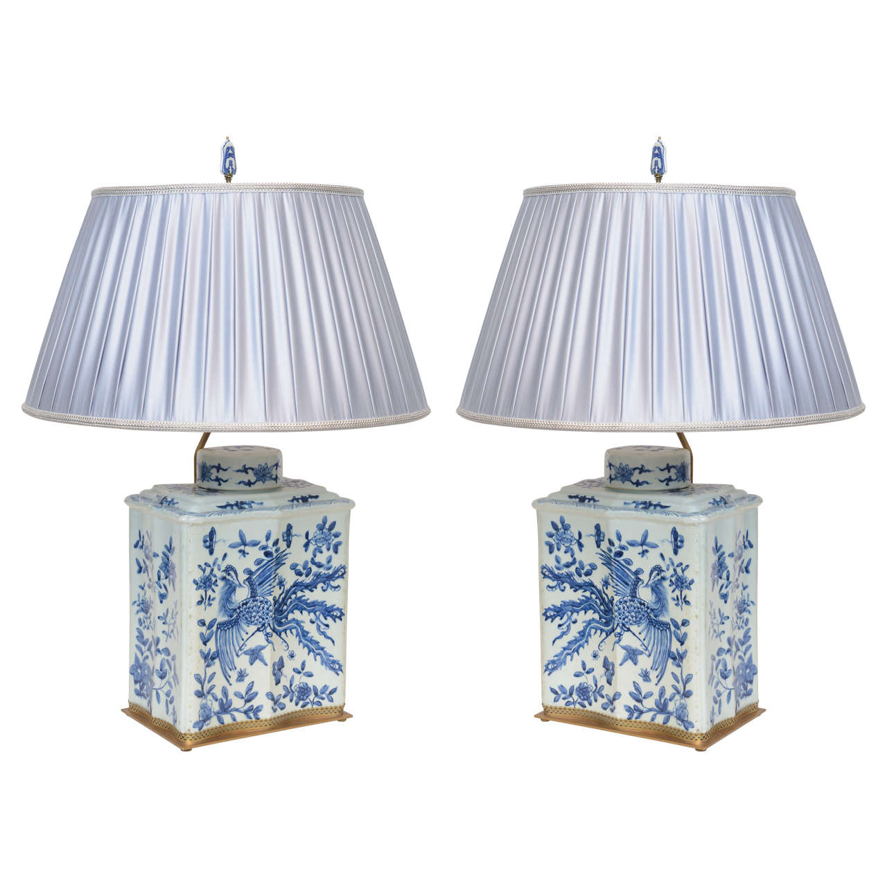 A pair of Chinese Porcelain Concaved and Massive Tea Jar Lamps