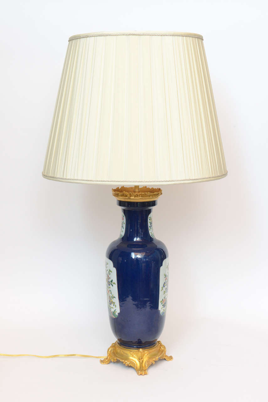 Bronze Pair of 19th Century Chinese Cobalt Blue Porcelain Lamps For Sale