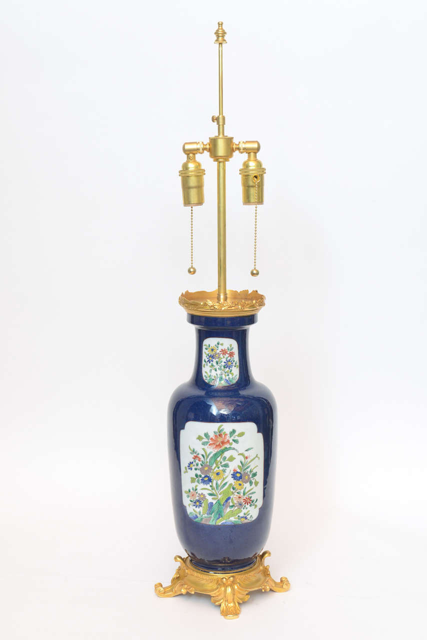 Pair of 19th Century Chinese Cobalt Blue Porcelain Lamps For Sale 1