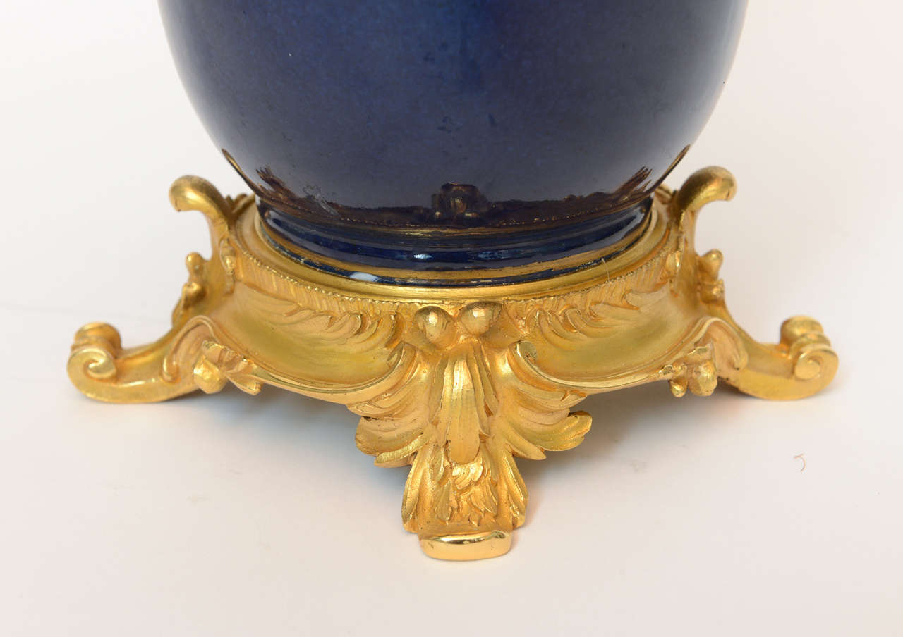 Pair of 19th Century Chinese Cobalt Blue Porcelain Lamps For Sale 2