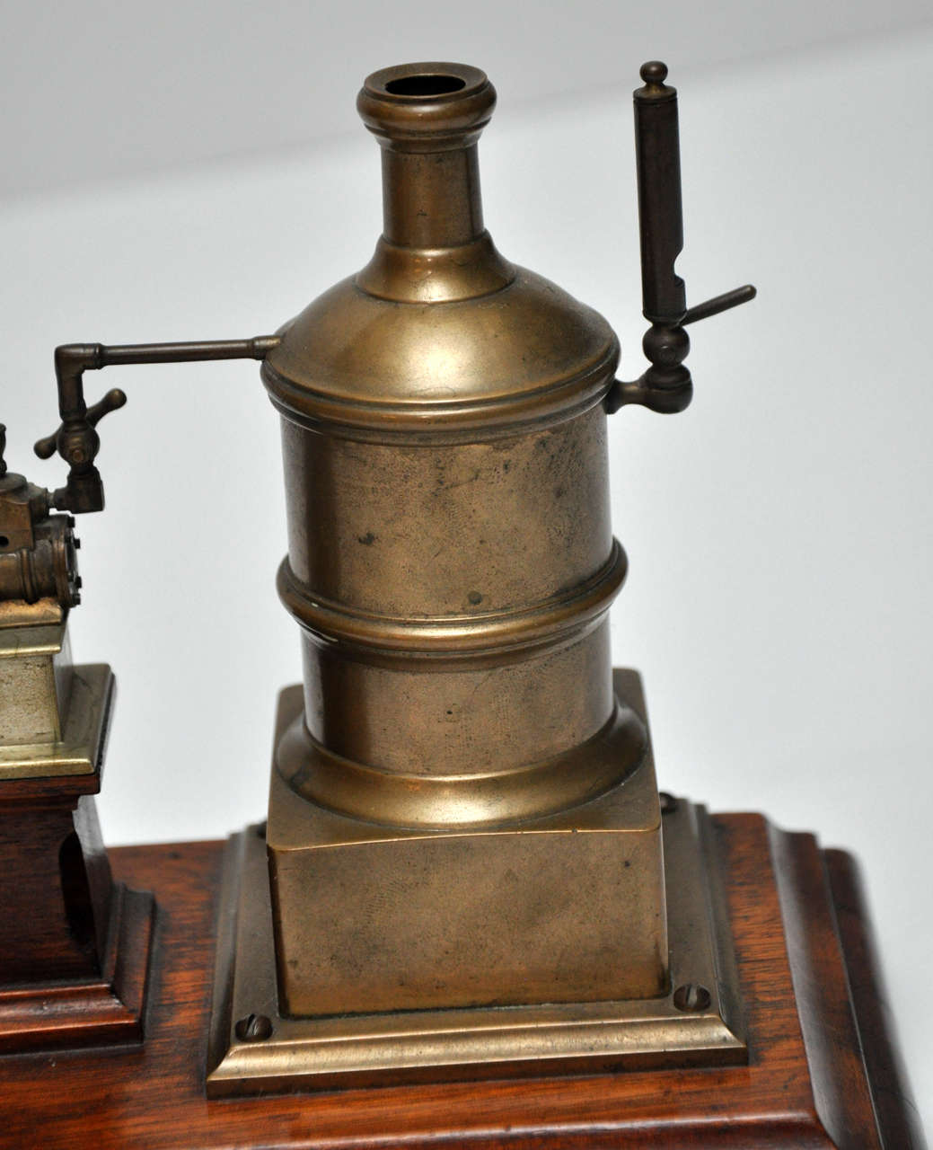 19th Century Brass Stationary Steam Engine on Walnut Base, France, 1870 For Sale