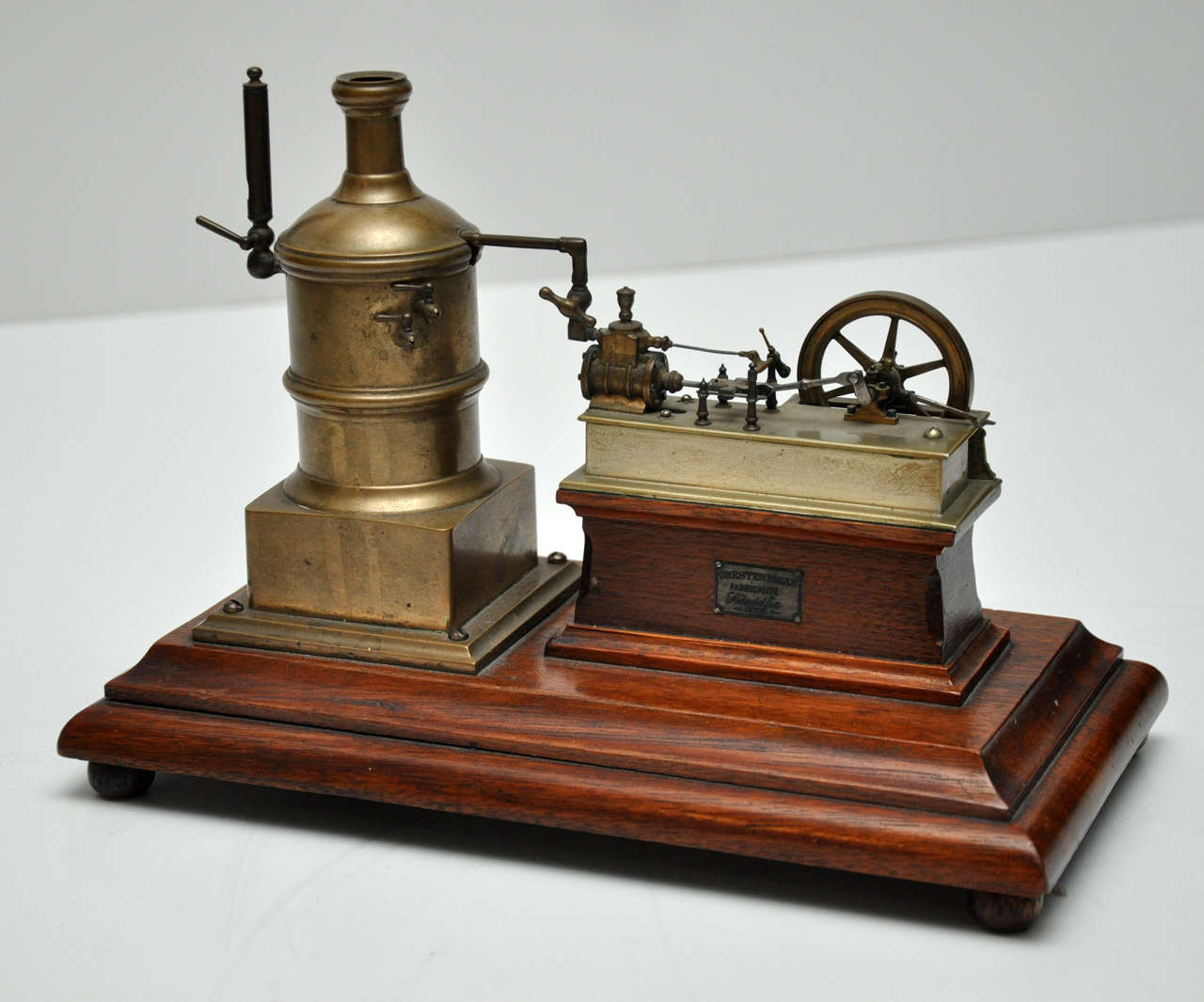 Brass Stationary Steam Engine on Walnut Base, France, 1870 For Sale 1