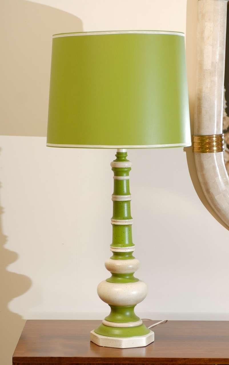 Pair of Vintage Ceramic Lamps in Lime and Cream For Sale 2