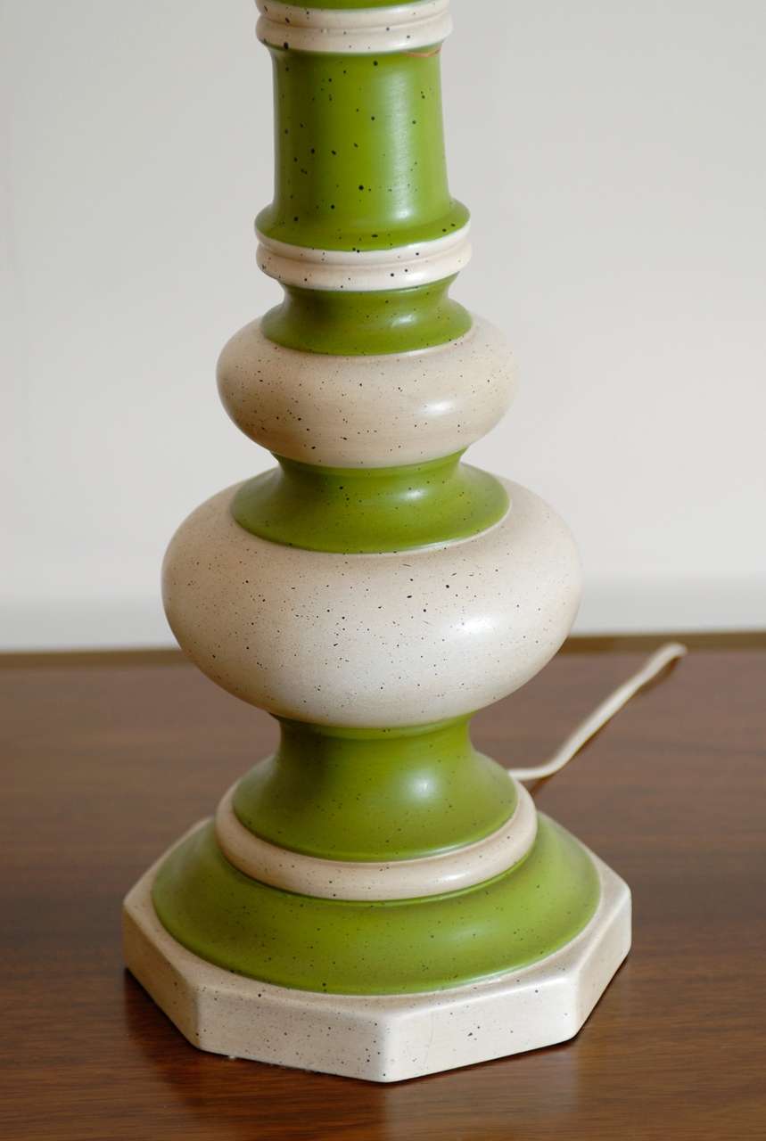 Pair of Vintage Ceramic Lamps in Lime and Cream In Excellent Condition For Sale In Atlanta, GA