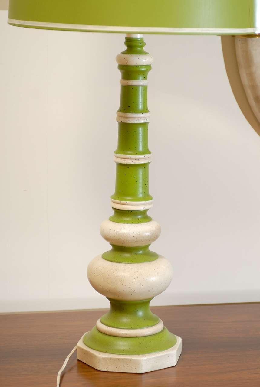 Pair of Vintage Ceramic Lamps in Lime and Cream For Sale 1